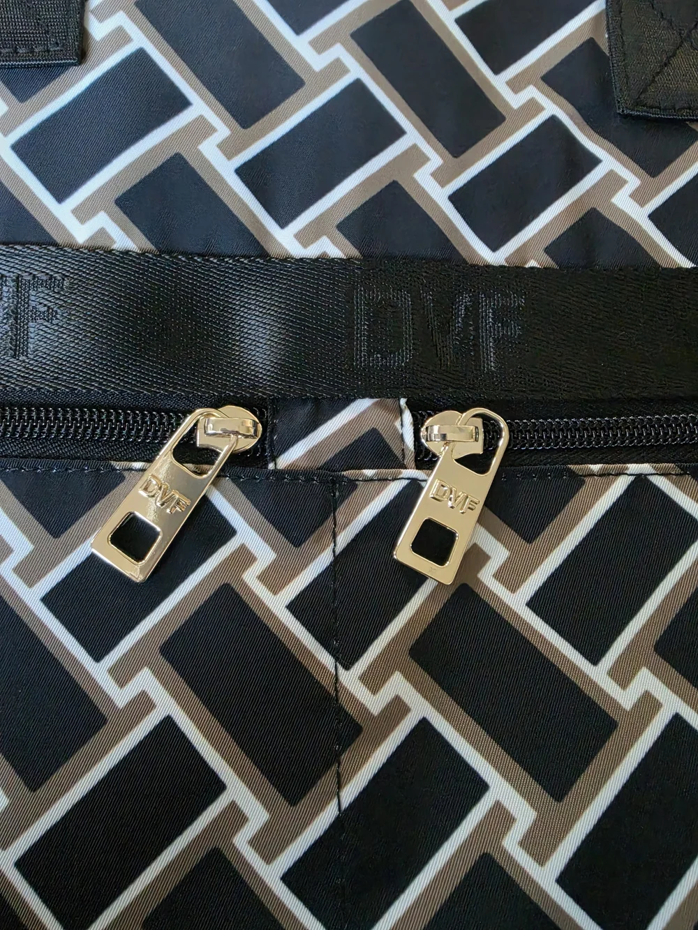 NWT Diane von Furstenberg X Target Neutral Weave - Foldable Travel Garment Bag